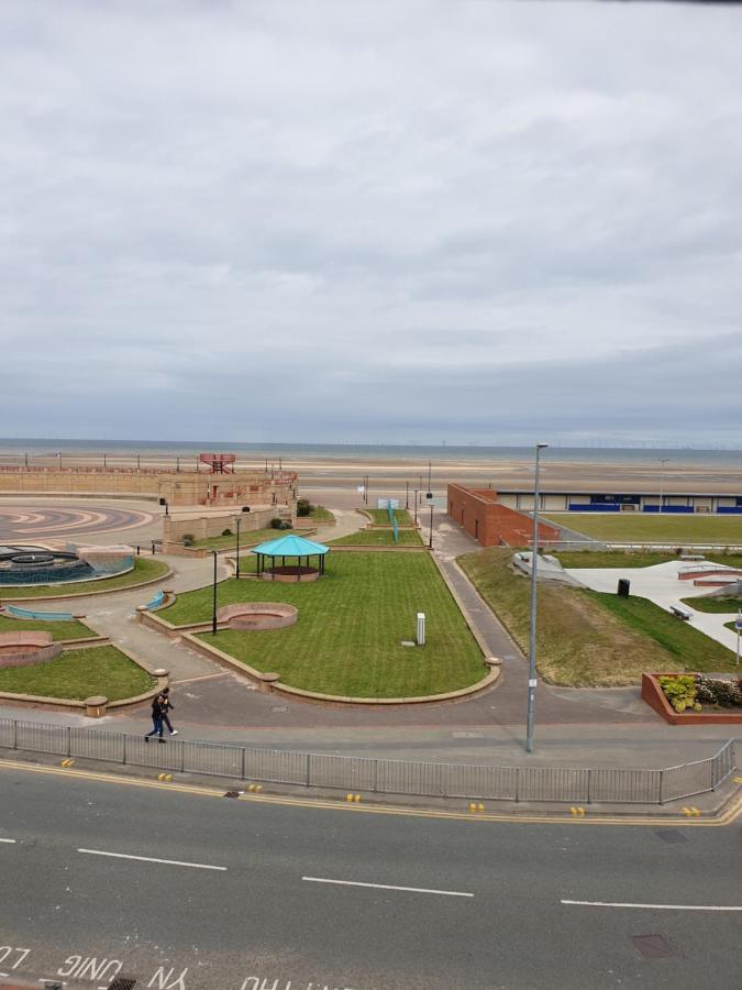 Sand Beach Hotel Rhyl Exterior photo